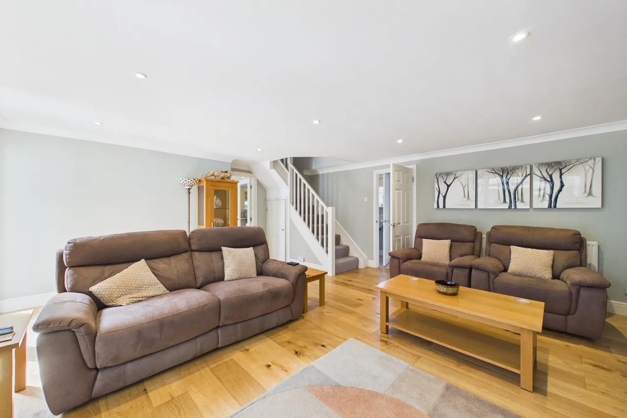 Hawes Lane, Norton, photo 8