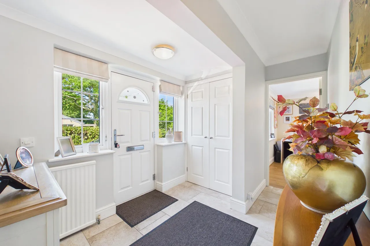 Hawes Lane, Norton, photo 25