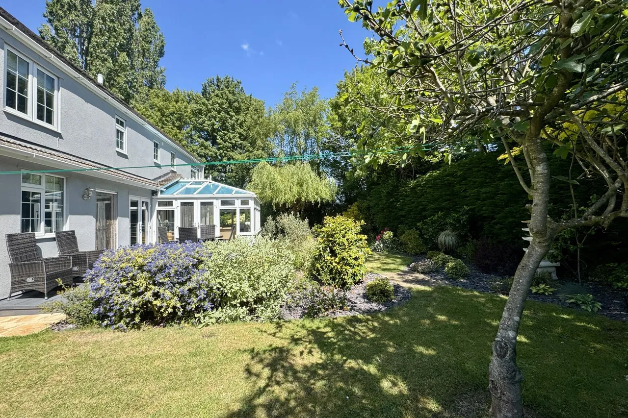 Hawes Lane, Norton, photo 14
