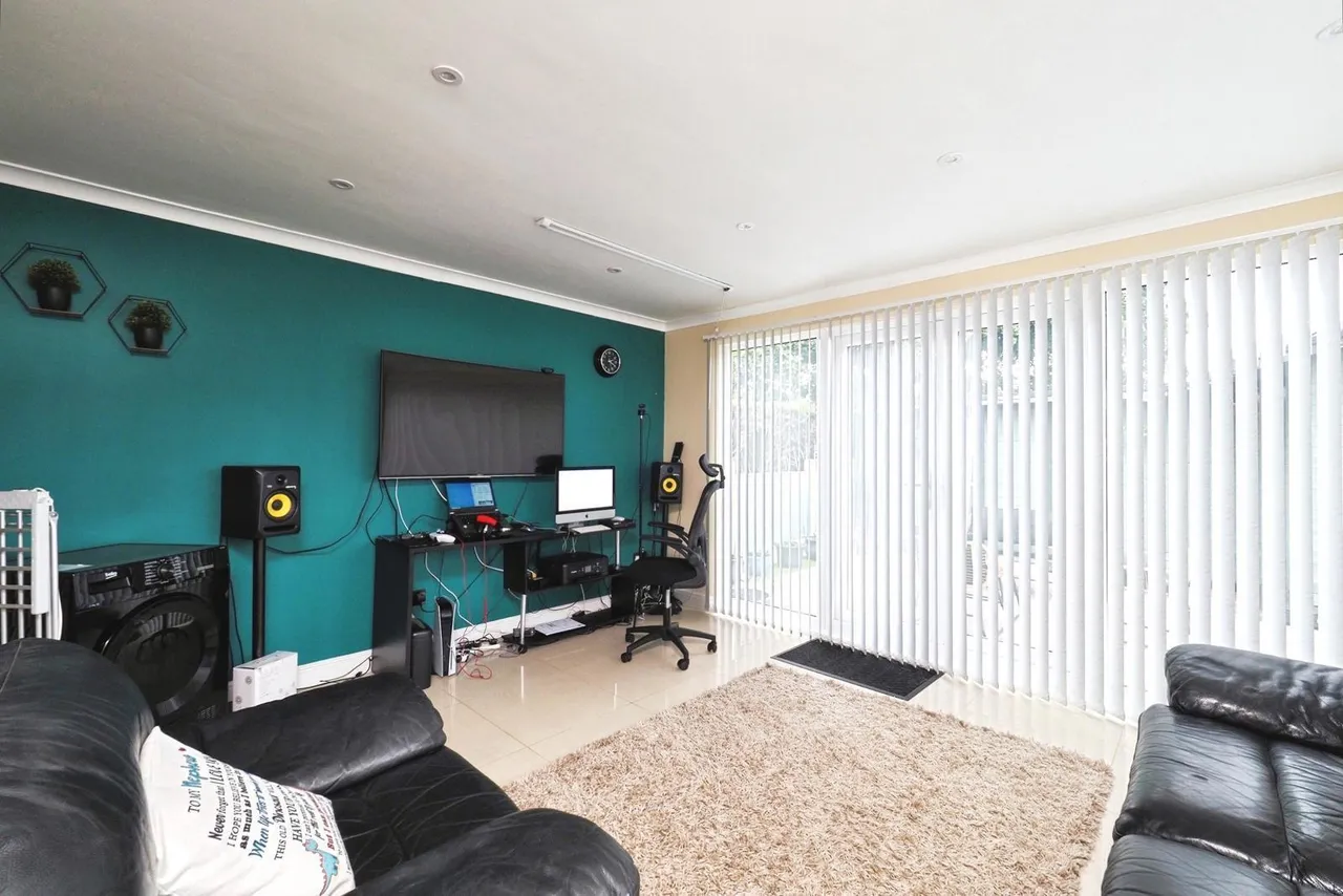 Dennis Street, NOTTINGHAM, Nottinghamshire, NG4, photo 11