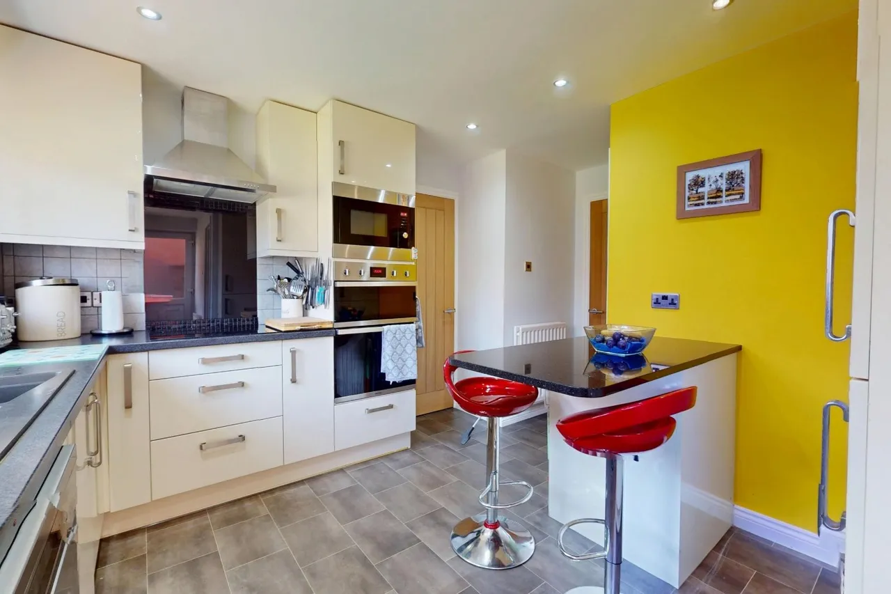 Kingsley Drive, Muxton, Telford TF2 8DH, photo 3