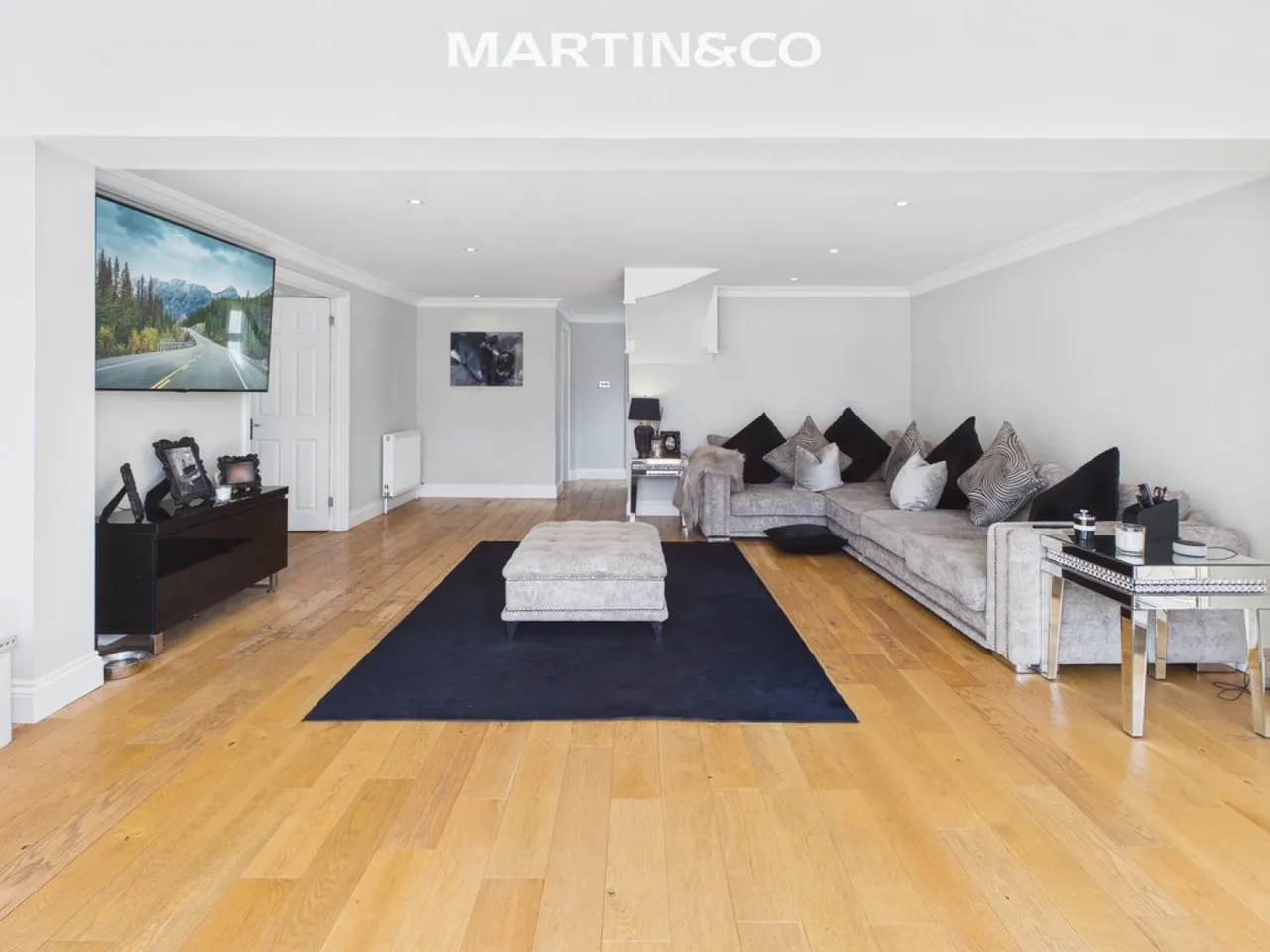 Harcourt Close, Egham, photo 5
