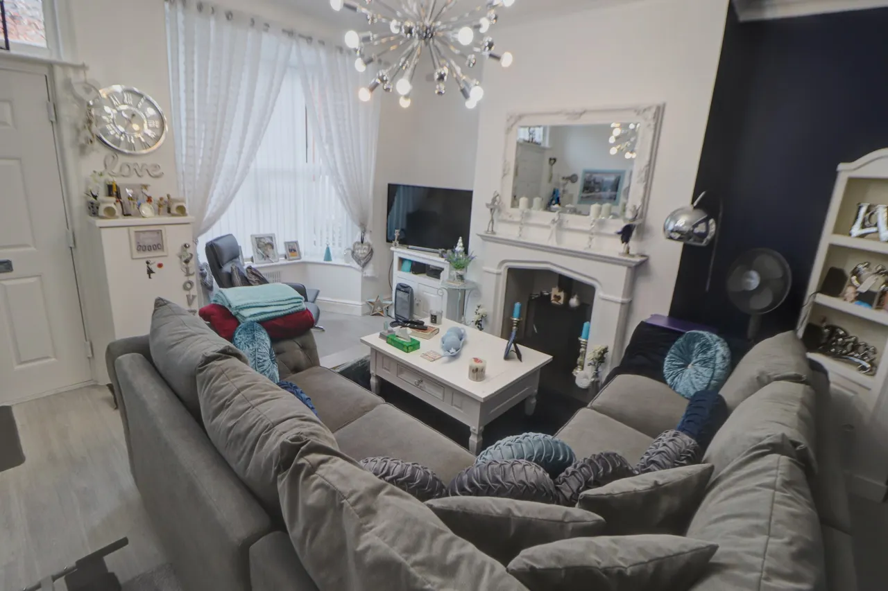 Agincourt Street, Heywood, OL10, photo 6