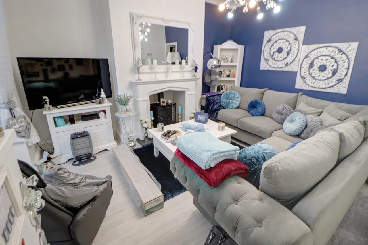 Agincourt Street, Heywood, OL10, photo 5