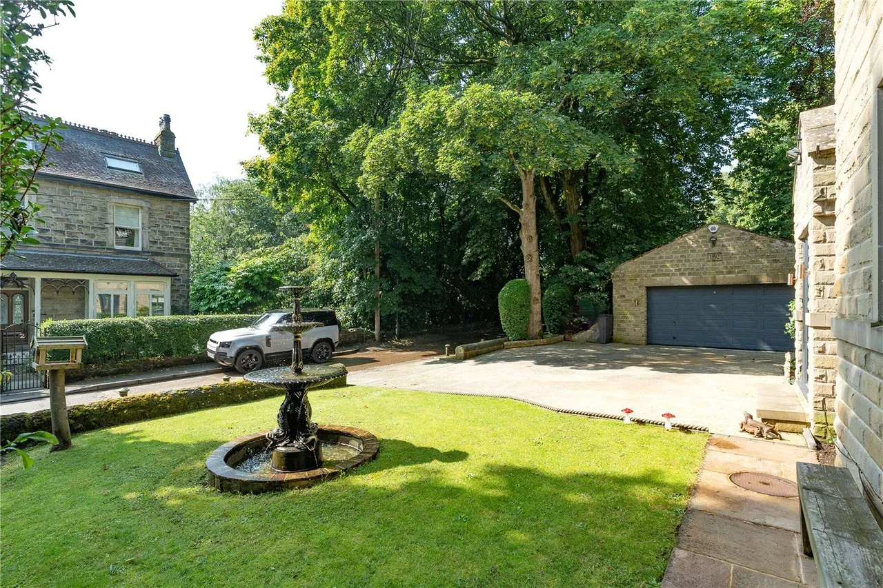 Newlay Grove, Horsforth, LS18, photo 29