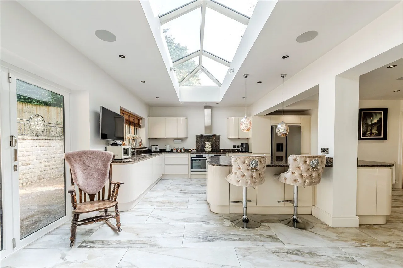 Newlay Grove, Horsforth, LS18, photo 4