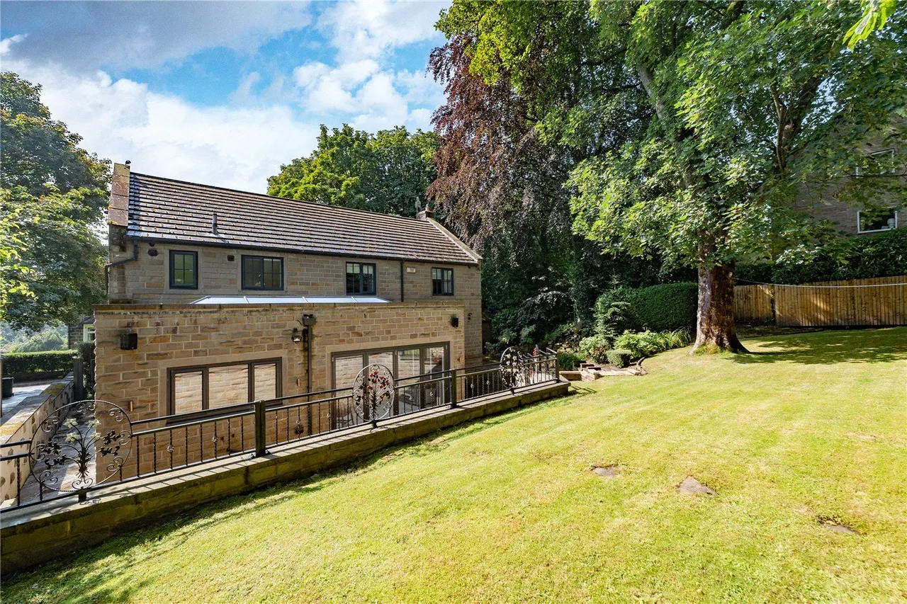 Newlay Grove, Horsforth, LS18, photo 26