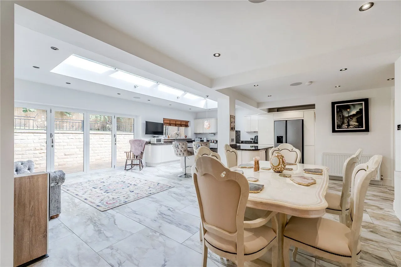 Newlay Grove, Horsforth, LS18, photo 11