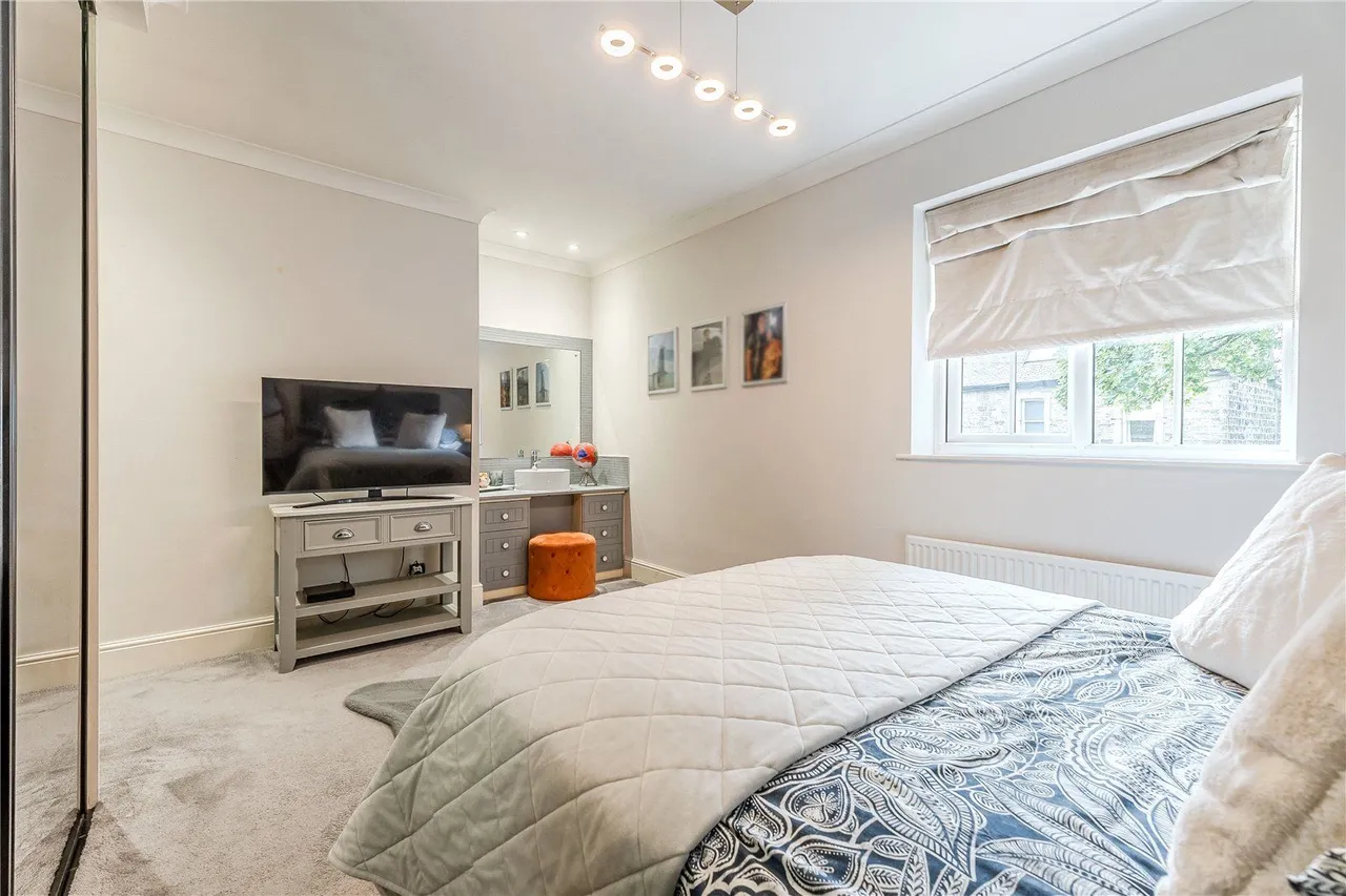 Newlay Grove, Horsforth, LS18, photo 15