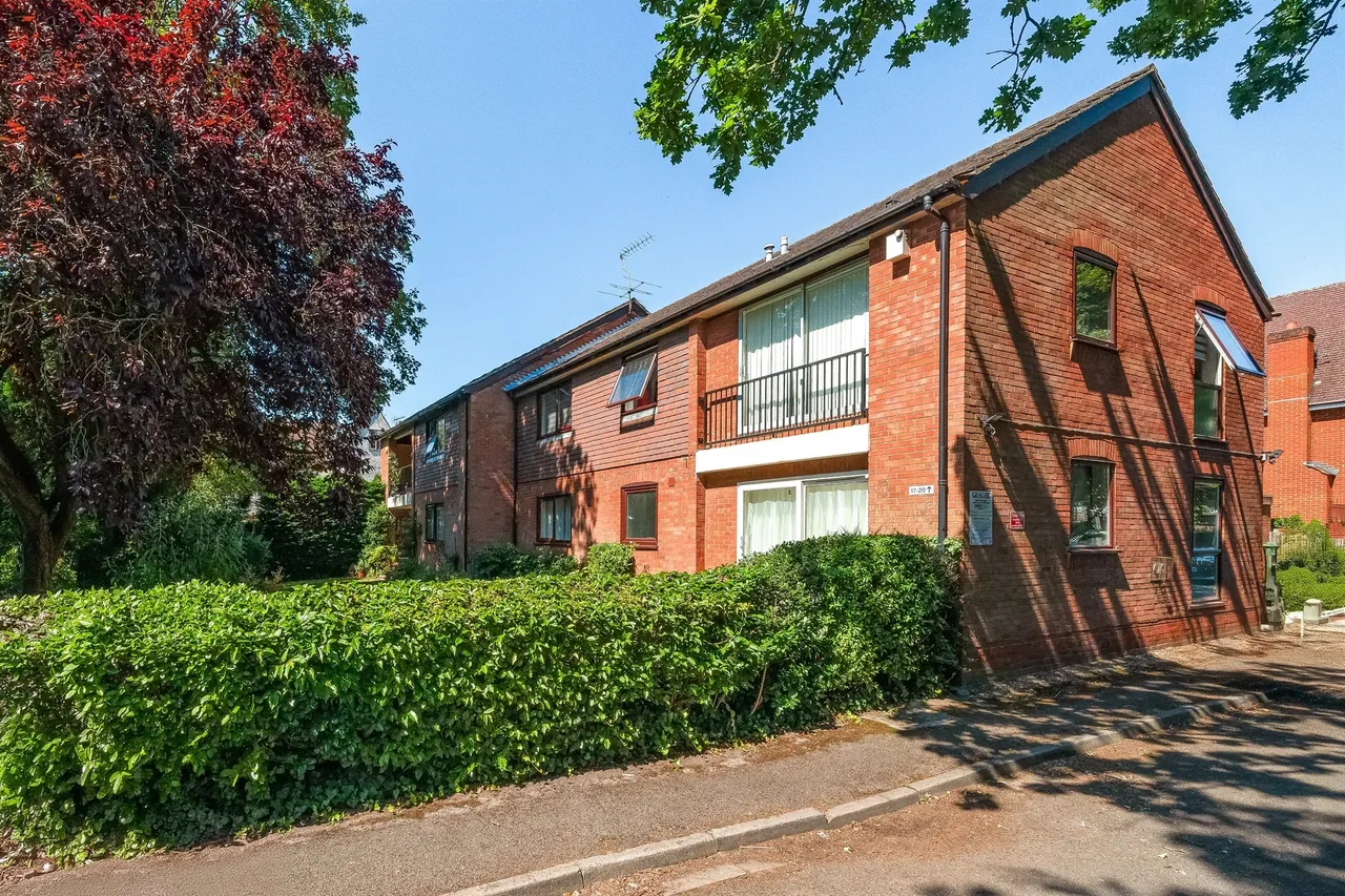 2 bed flat for sale, Rickmansworth Road, Watford, WD18