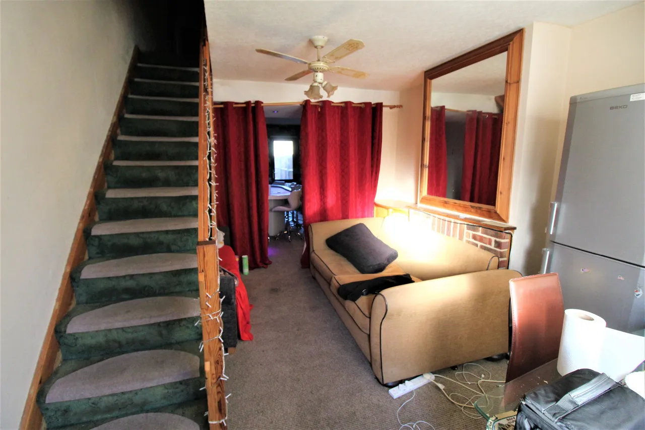 Grove Road, Grays, Essex, RM17 6JY, photo 2
