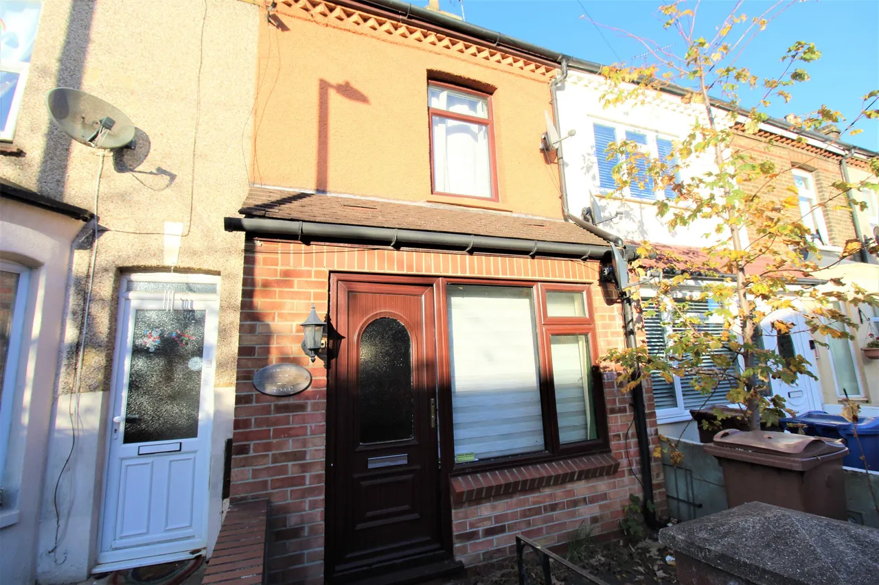 Grove Road, Grays, Essex, RM17 6JY, photo 11
