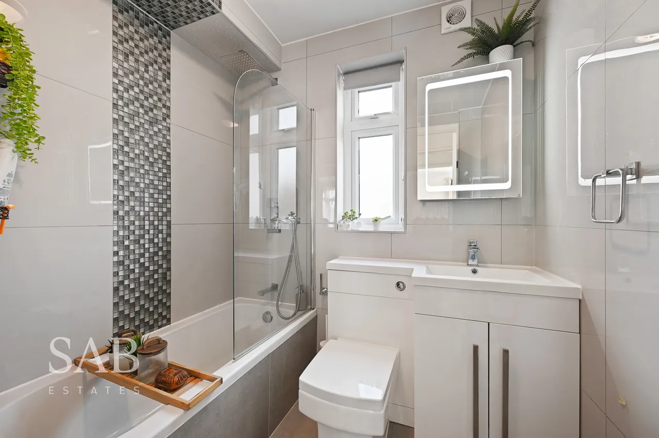 Ruislip Road, Greenford, UB6, photo 6