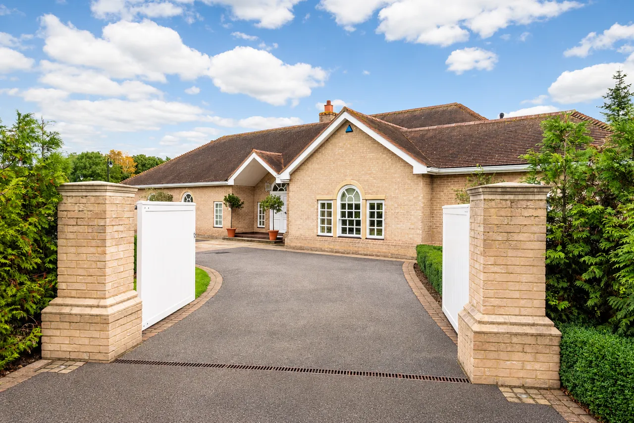 3 bed house for sale, The Avenue, Godmanchester, PE29