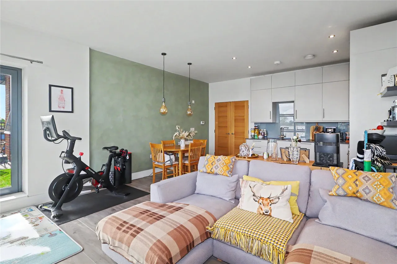 Hipley Street, Woking, GU22, photo 7