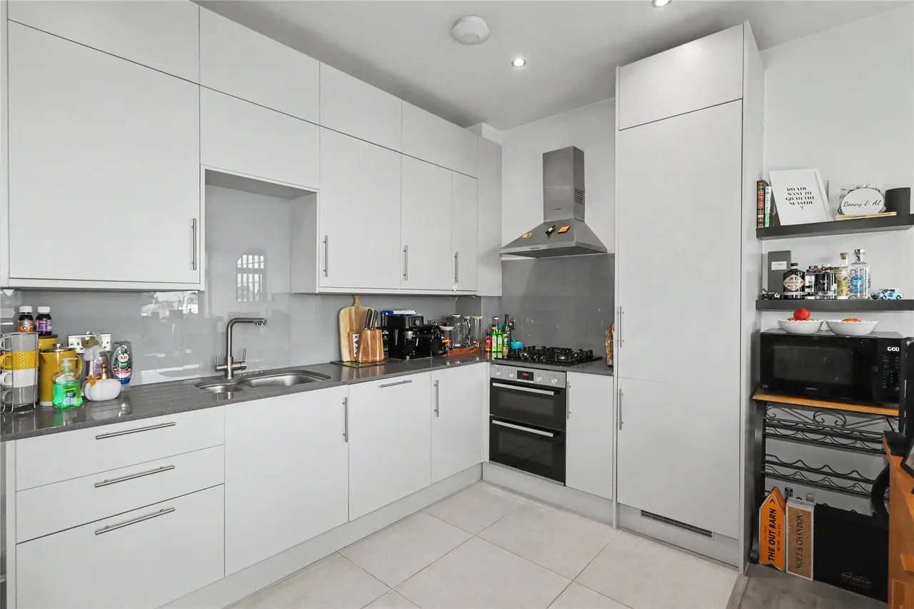 Hipley Street, Woking, GU22, photo 6