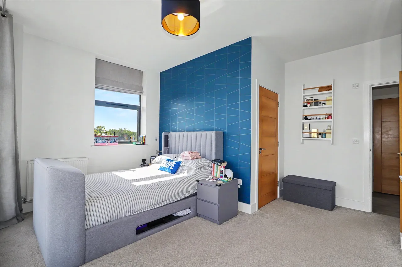 Hipley Street, Woking, GU22, photo 10