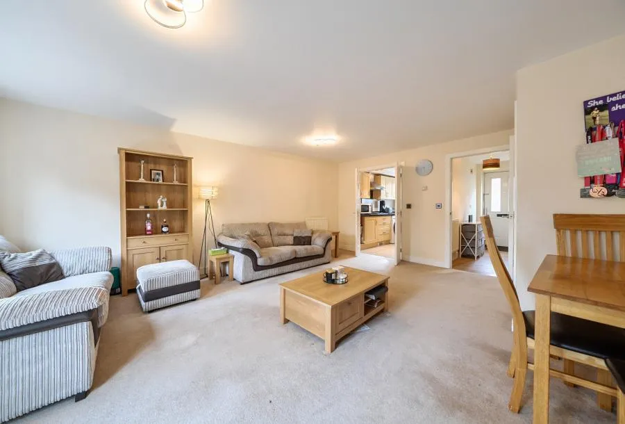 Kew Close, Romford, RM1, photo 16