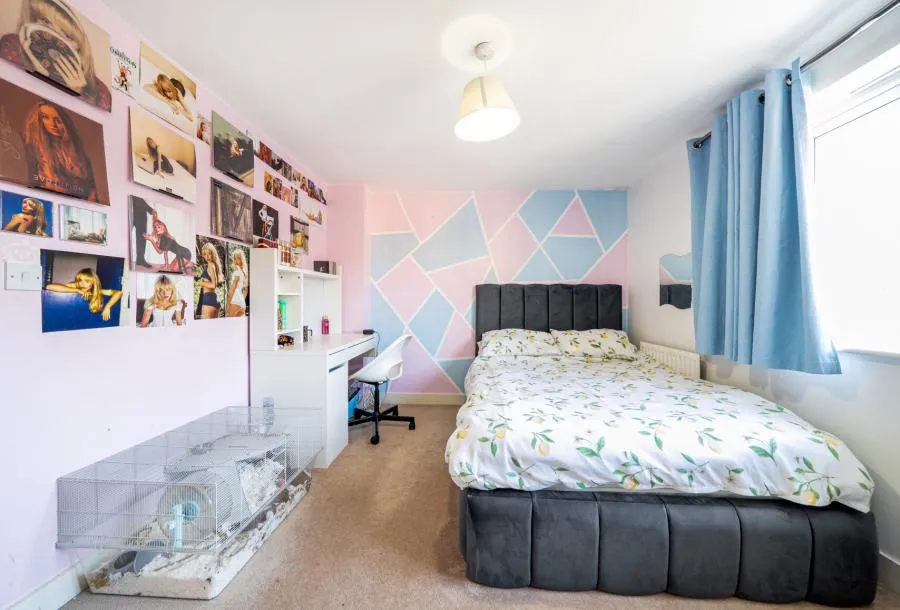 Kew Close, Romford, RM1, photo 20