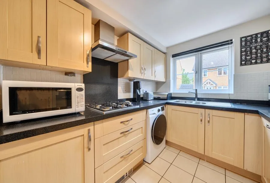 Kew Close, Romford, RM1, photo 3
