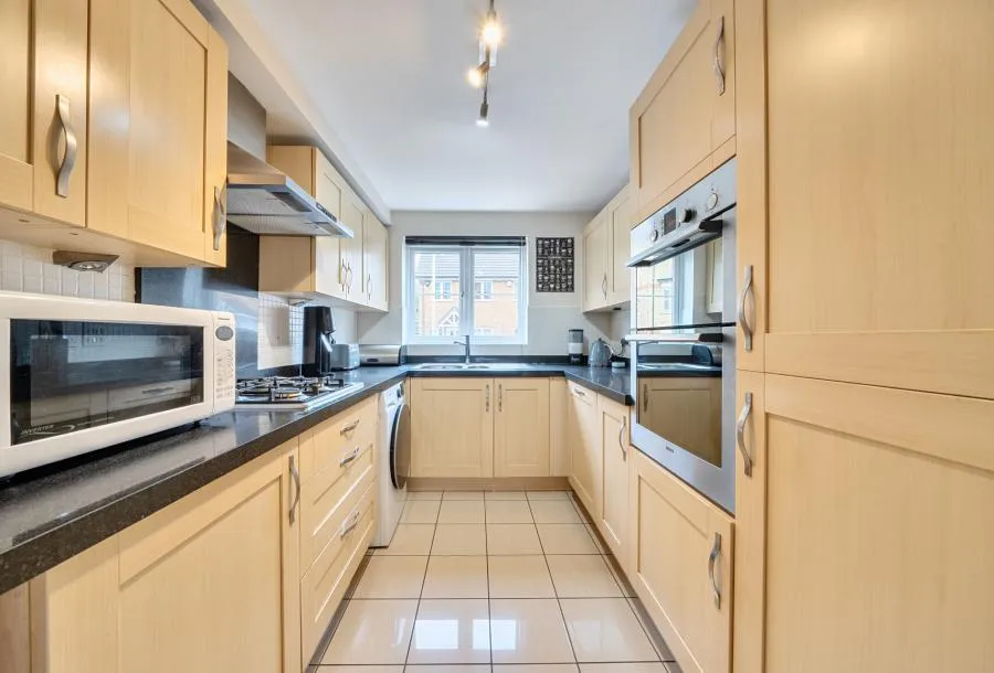 Kew Close, Romford, RM1, photo 4