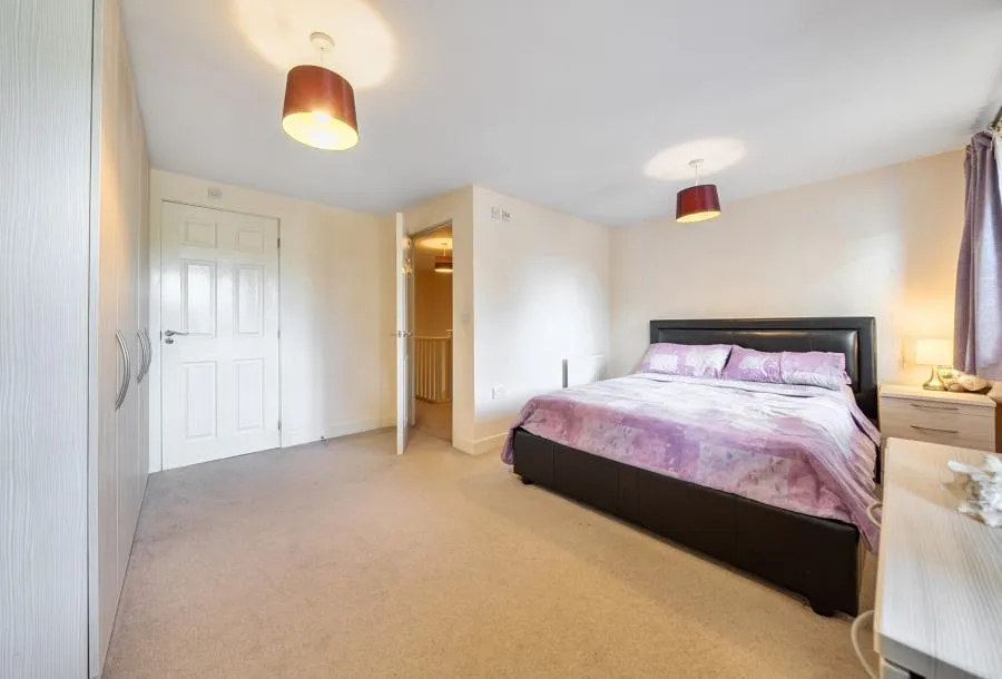 Kew Close, Romford, RM1, photo 8