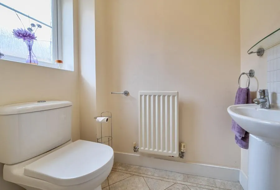 Kew Close, Romford, RM1, photo 18