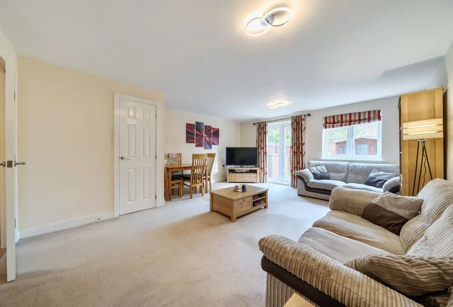 Kew Close, Romford, RM1, photo 17