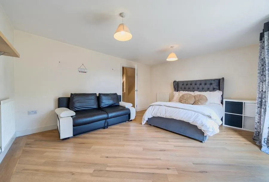 Kew Close, Romford, RM1, photo 7
