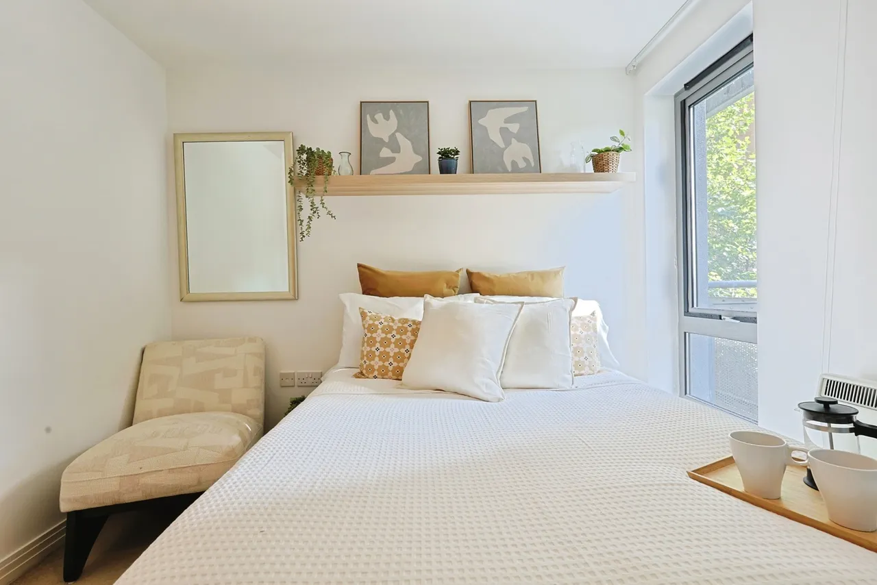 Victoria Road, London, W3, photo 13