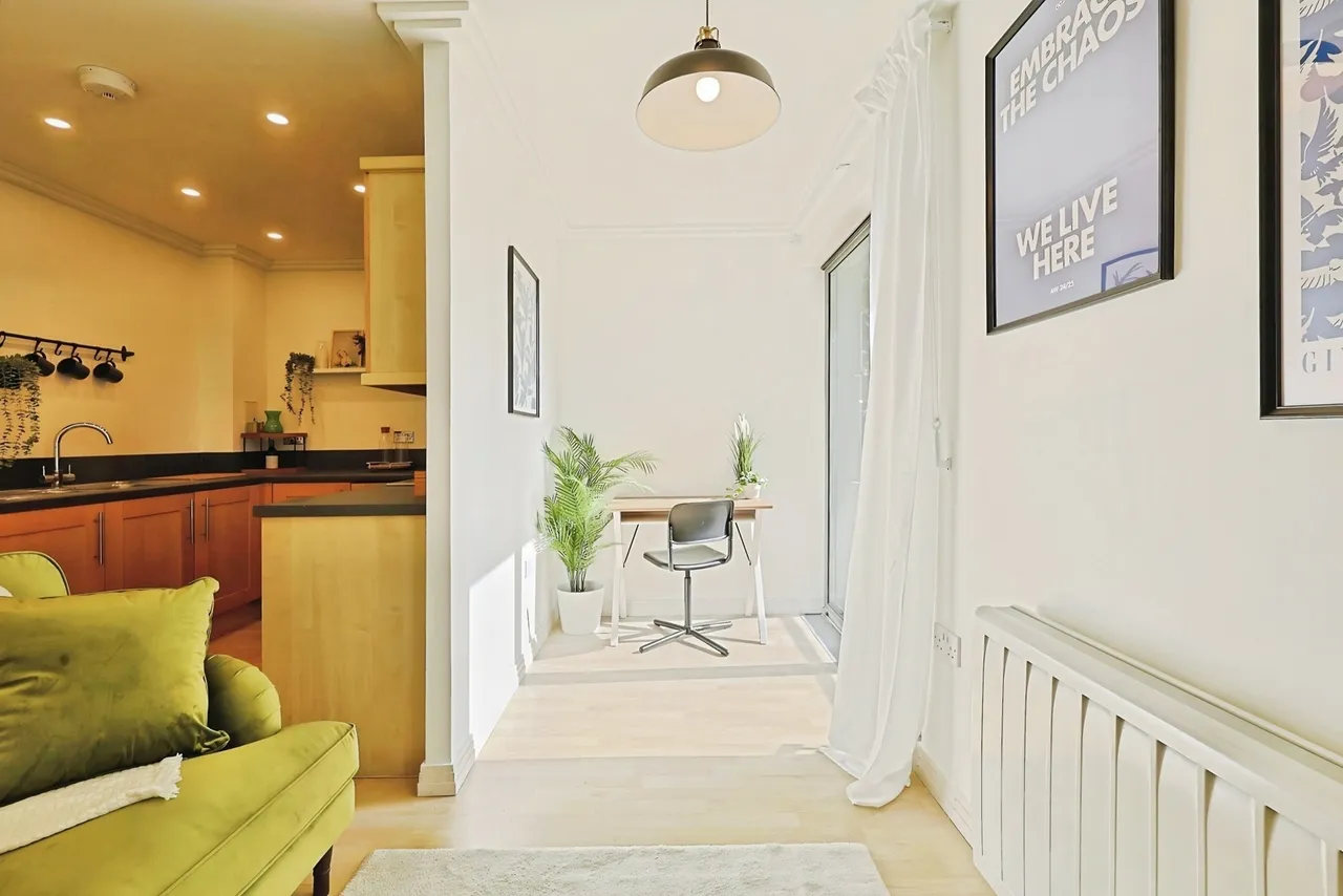 Victoria Road, London, W3, photo 7