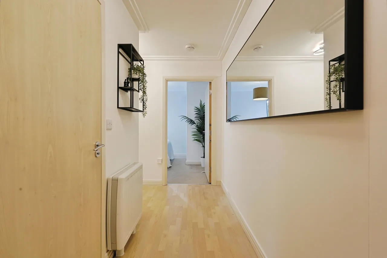 Victoria Road, London, W3, photo 16