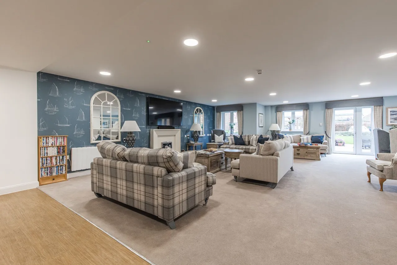 Bright South Facing Apartment in Huns, photo 4