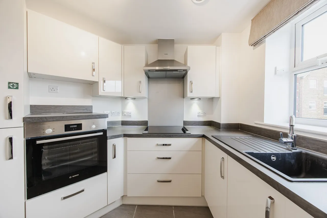 Bright South Facing Apartment in Huns, photo 8