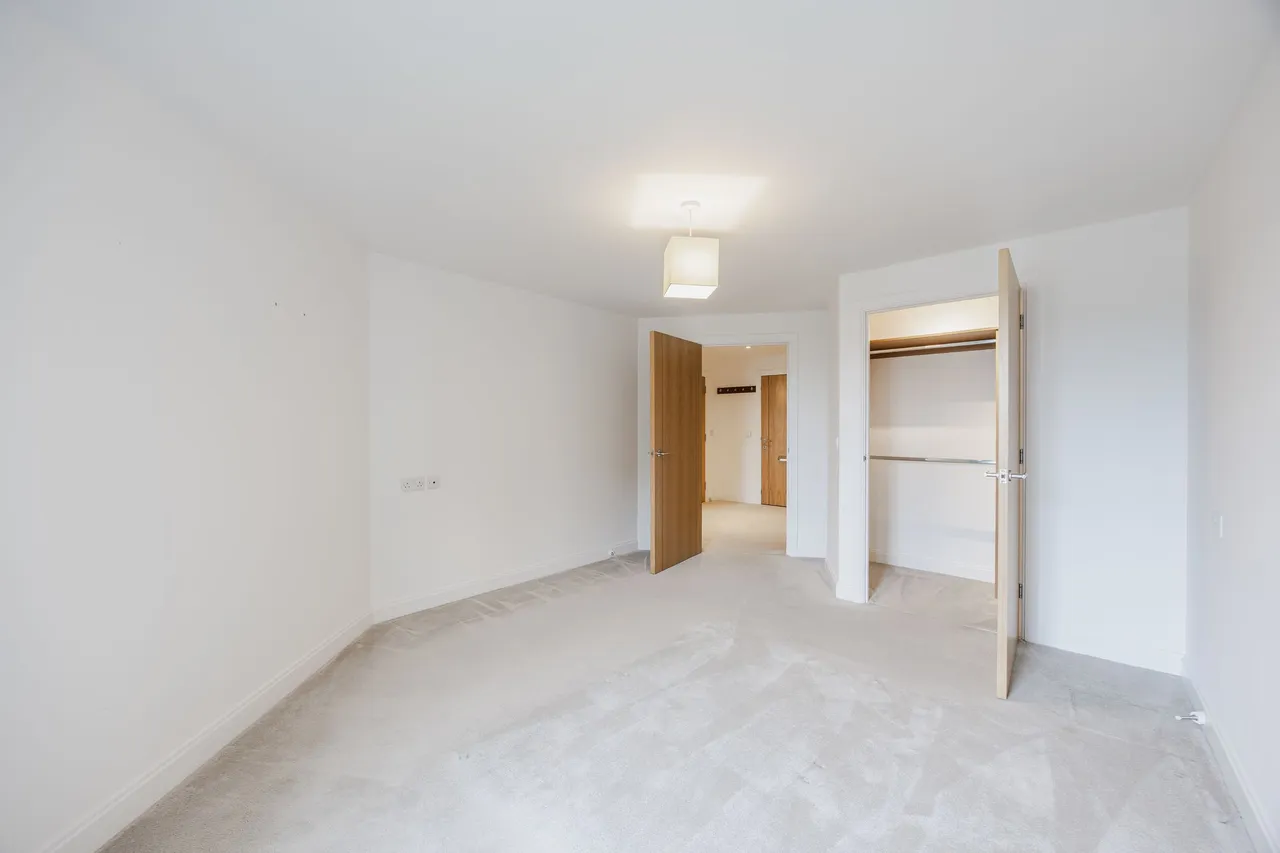 Bright South Facing Apartment in Huns, photo 11