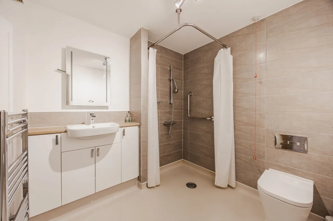 Bright South Facing Apartment in Huns, photo 6