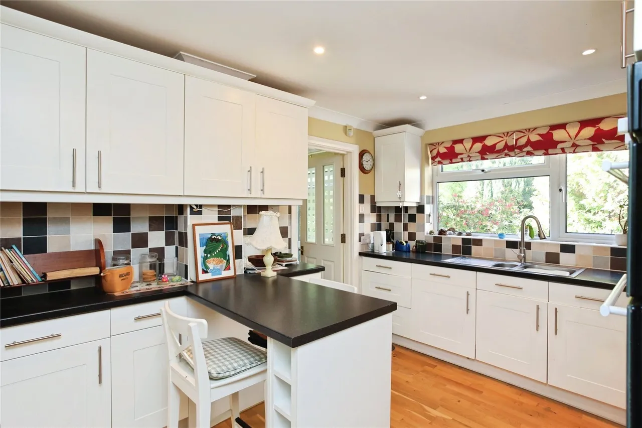 Oakfield, Hawkhurst, TN18, photo 16