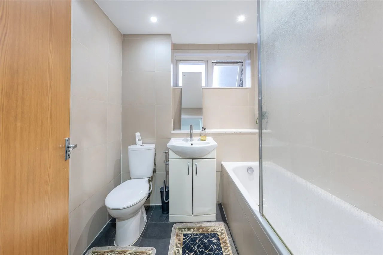 2 bed flat for sale — Stuart Tower, 105 Maida Vale, London, W9