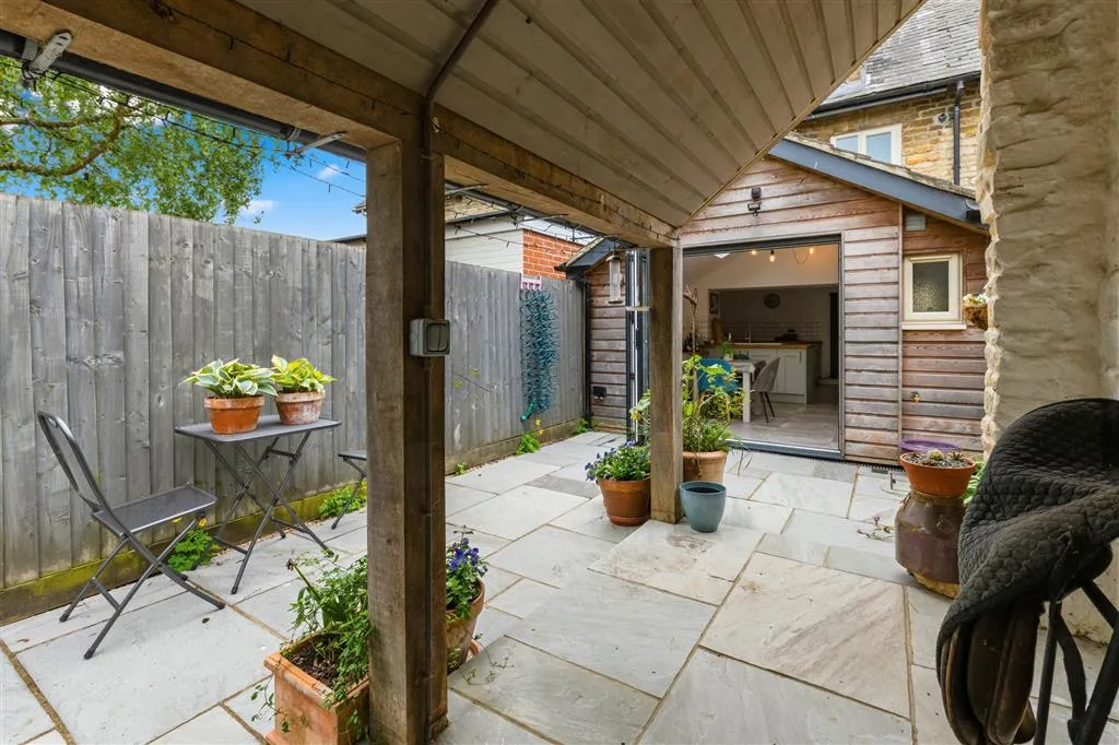 High Street, Swayfield, NG33, photo 6
