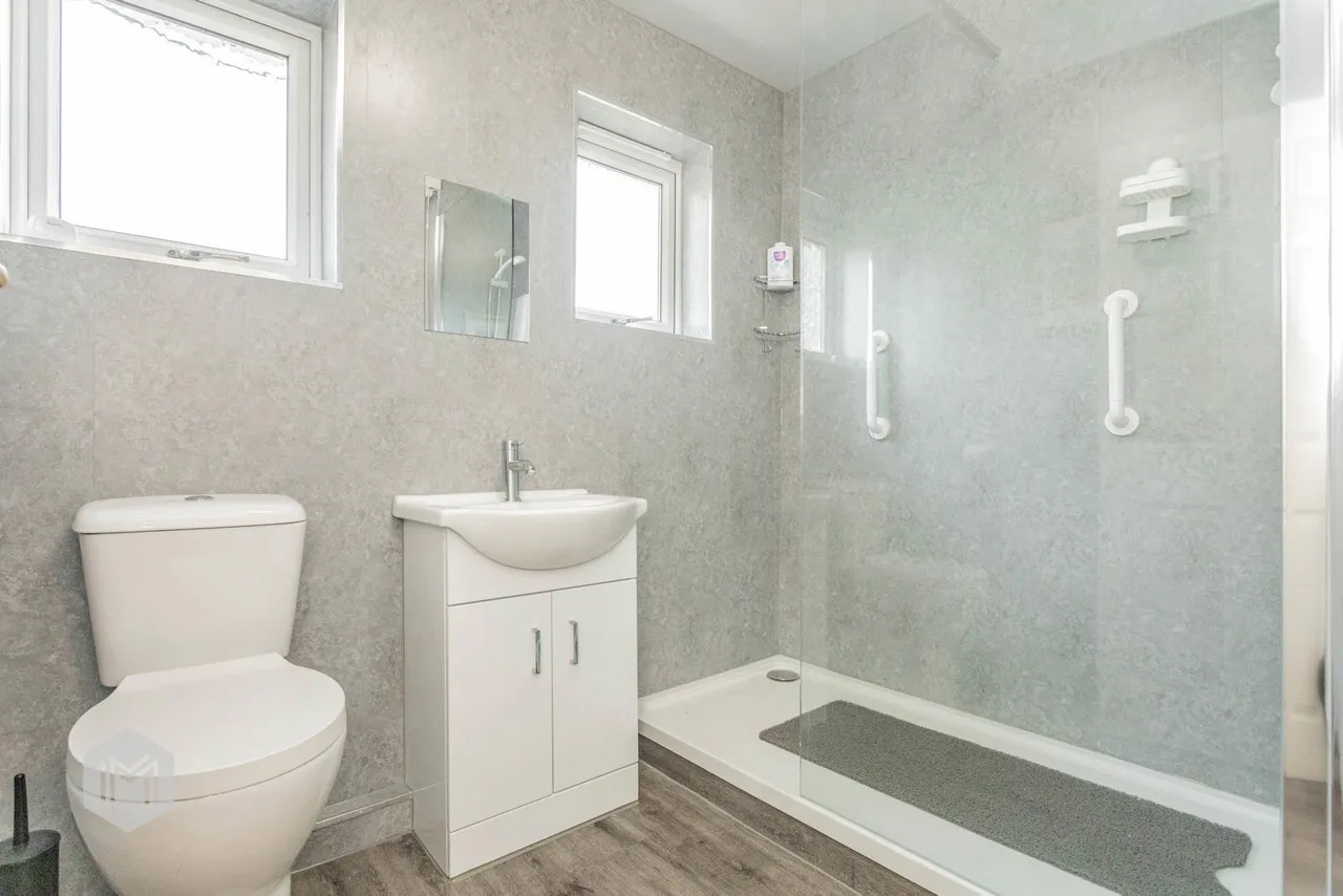 Overdale, Swinton, Manchester, M27 5NZ, photo 11