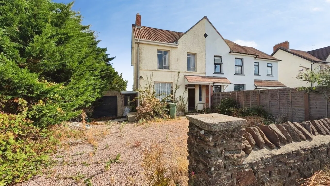 3 bed house for sale, Woodside Road, Coalpit Heath, BS36