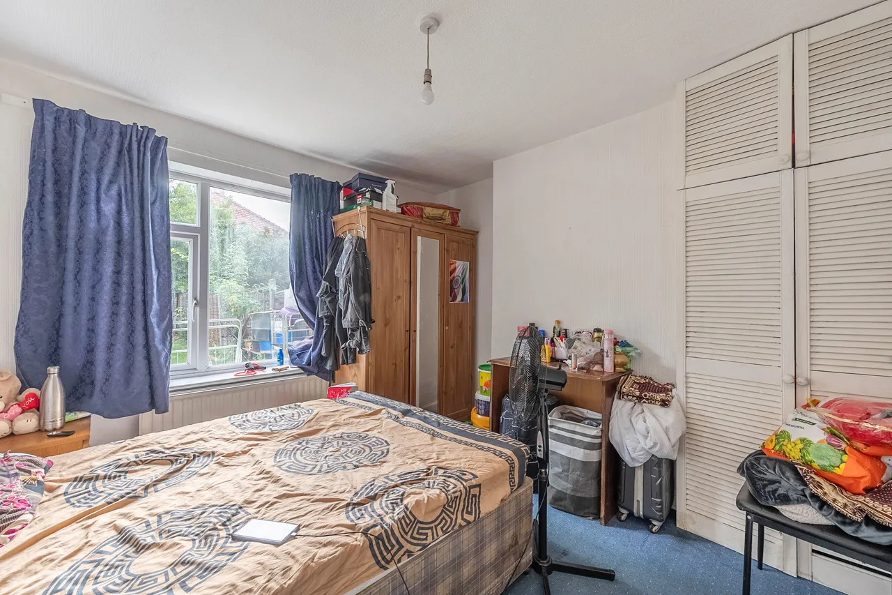 84 Roxeth Green Avenue, Harrow, photo 3