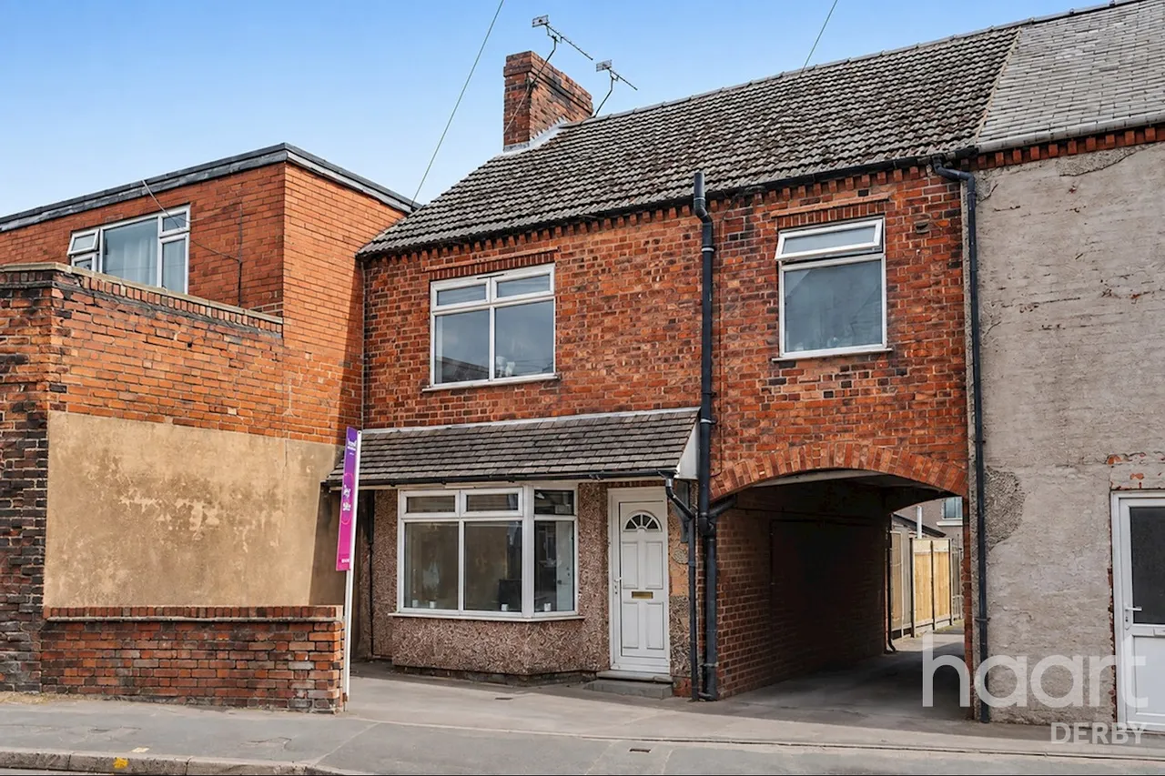 2 bed house for sale, Leabrooks Road, Alfreton, DE55