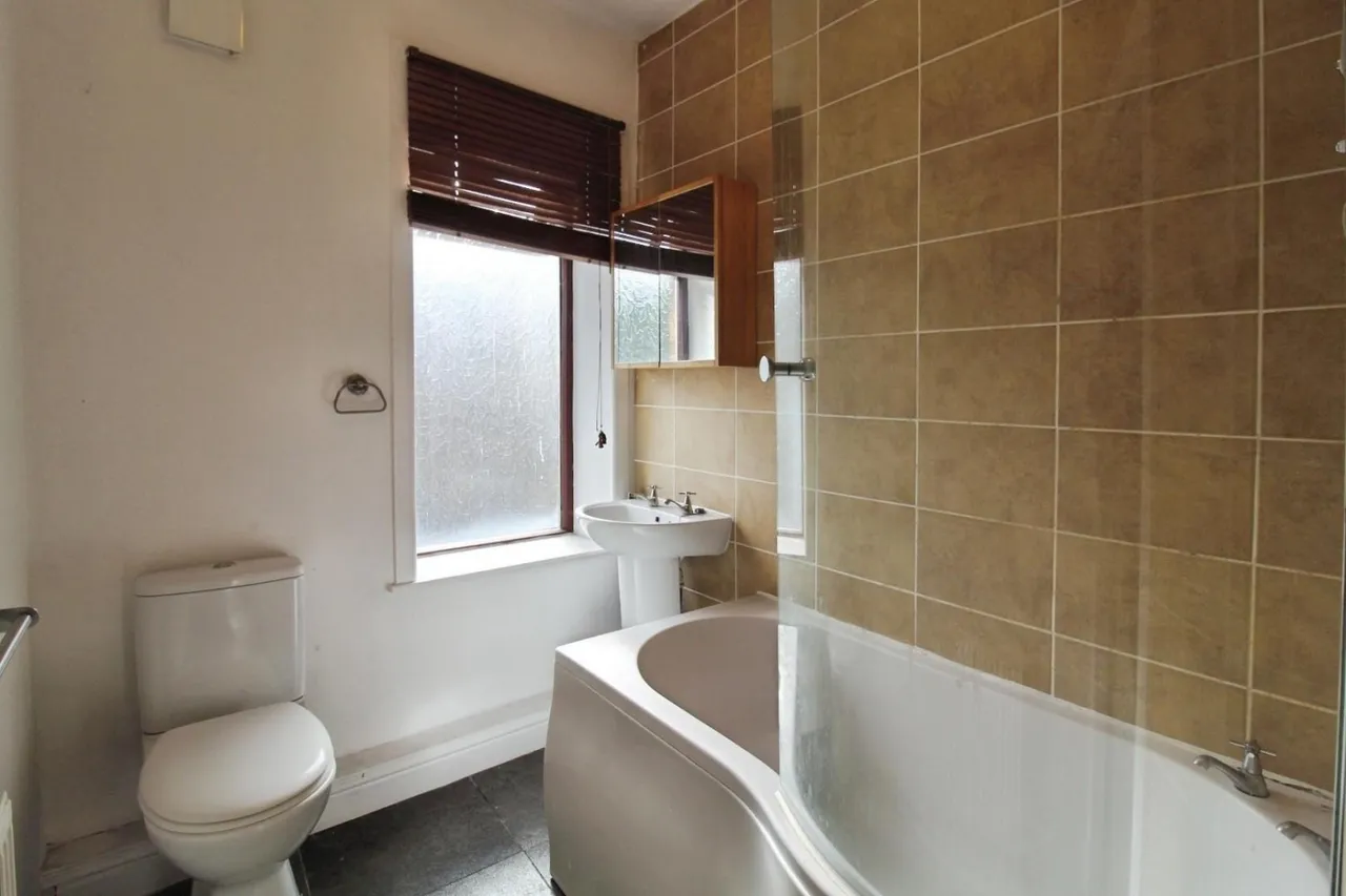 Bagley Lane, LS28 5LY, photo 5