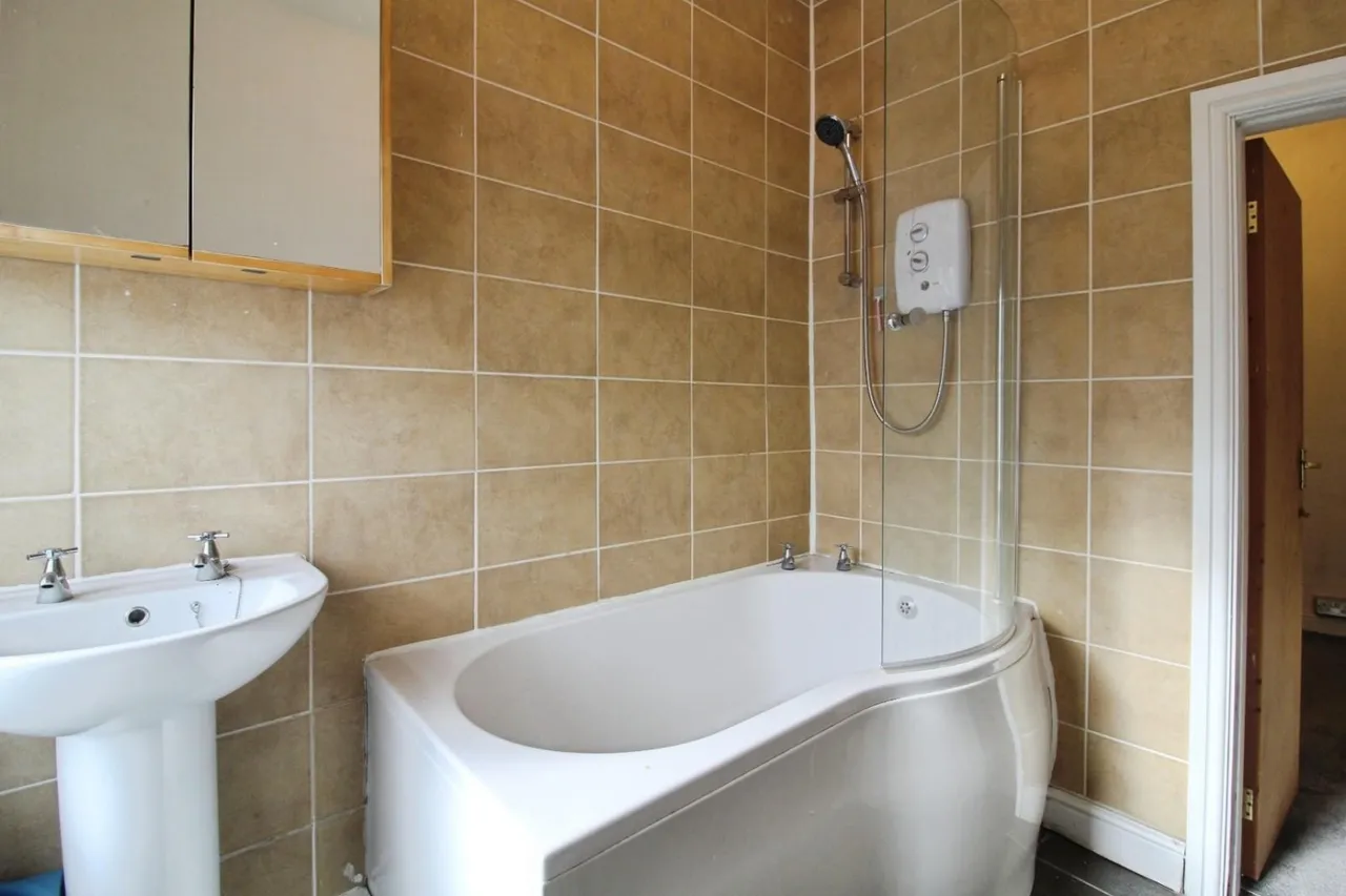 Bagley Lane, LS28 5LY, photo 6