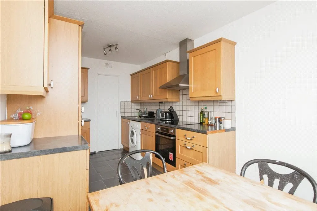 Bramlands Close, London, SW11, photo 2