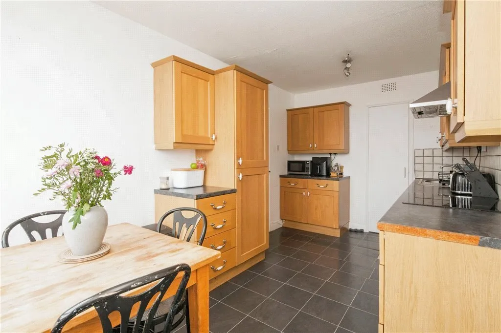 Bramlands Close, London, SW11, photo 13