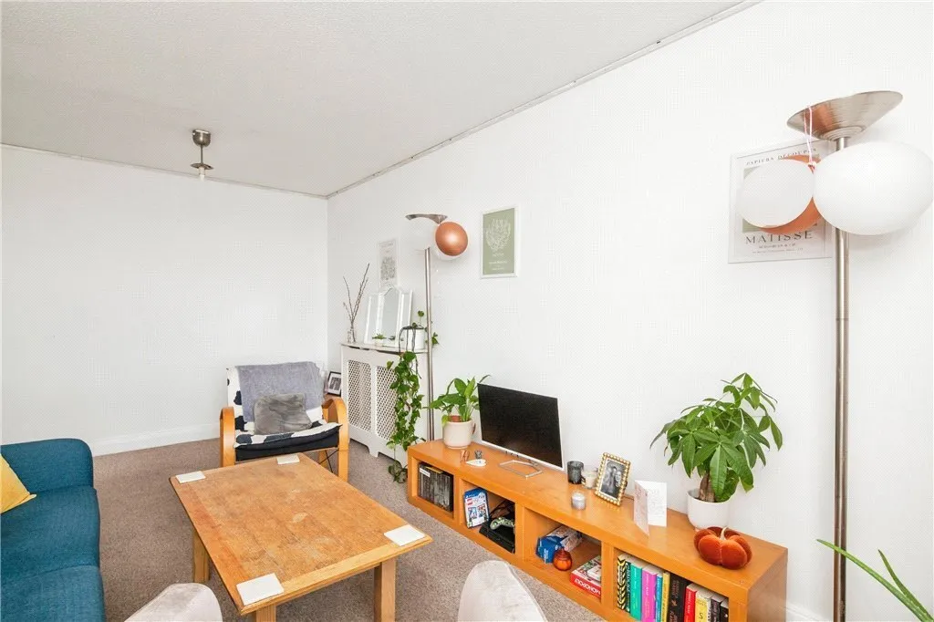 Bramlands Close, London, SW11, photo 15