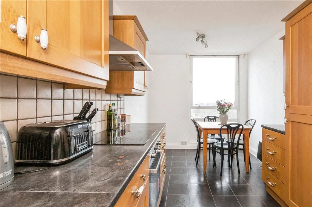 Bramlands Close, London, SW11, photo 11