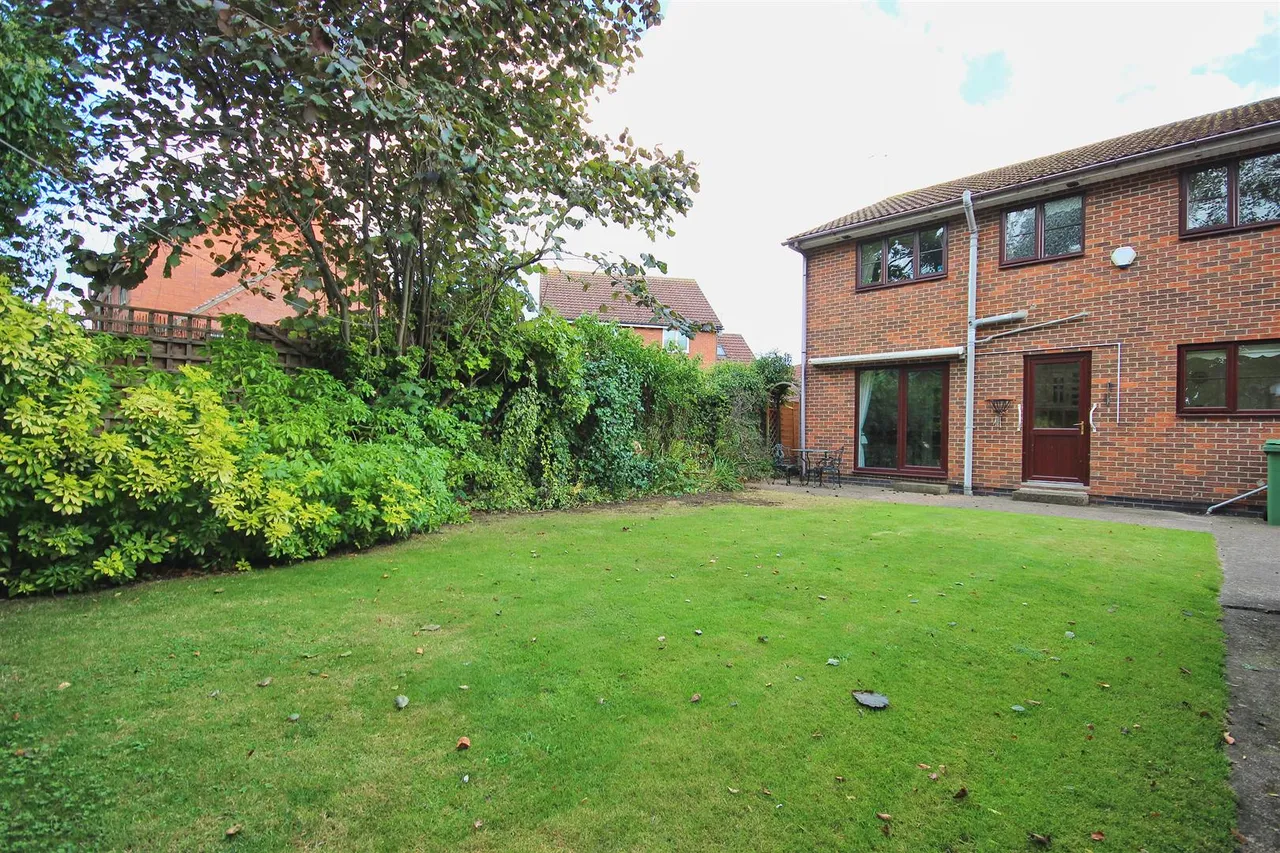 50 Cheyne Walk, Hornsea, photo 11
